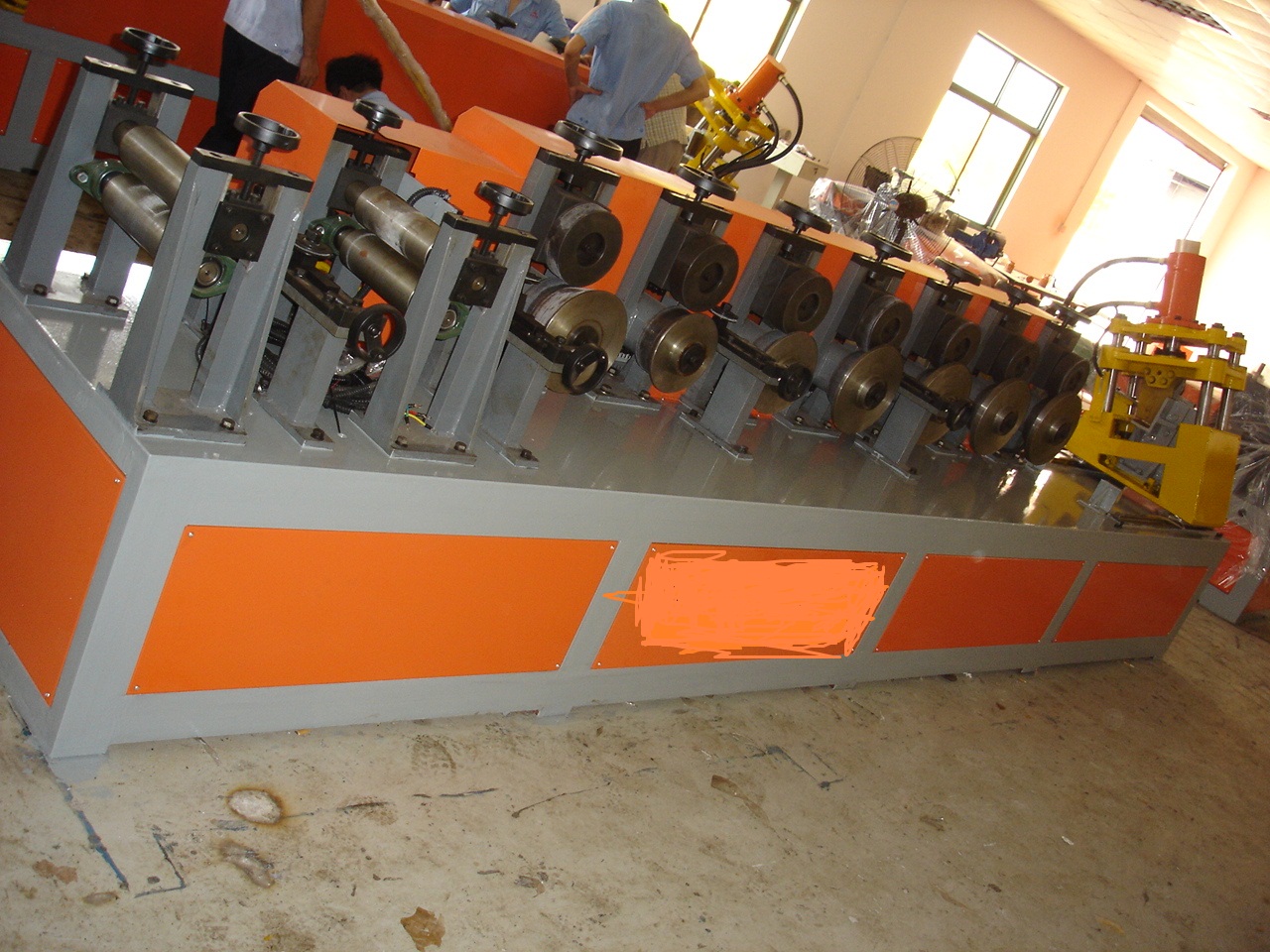 钢卷铁护角设备-镀锌铁护角折弯机-铁护角机